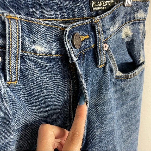 Blank NYC The Straight Up Distressed Knee and Ankles Jeans Size 27 - Picture 6 of 12